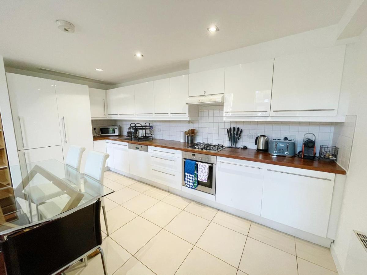 Portobello Dock Canalside Apartment Londres Exterior foto